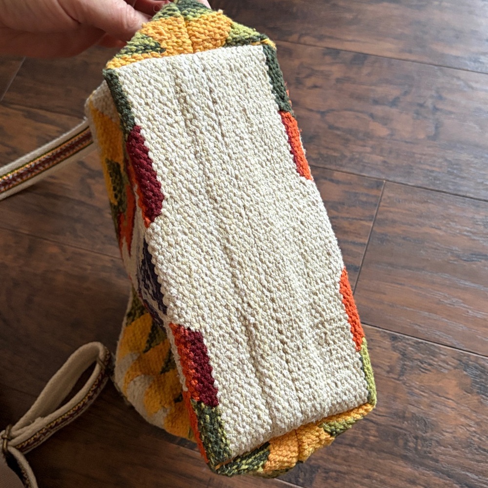 Panache Apparel Aztec Tribal Western Woven Patterned Crossbody Purse - Picture 13 of 14